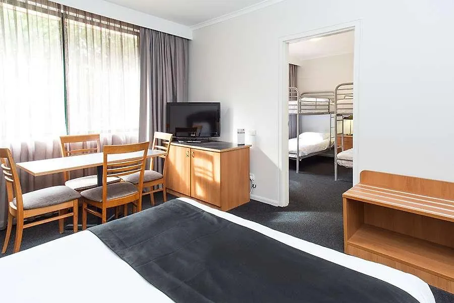 ****  Alpha Hotel Канберра Австралия