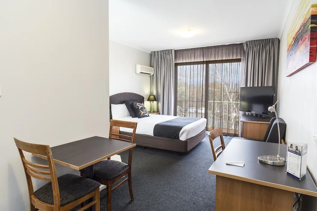 Alpha Hotel Канберра