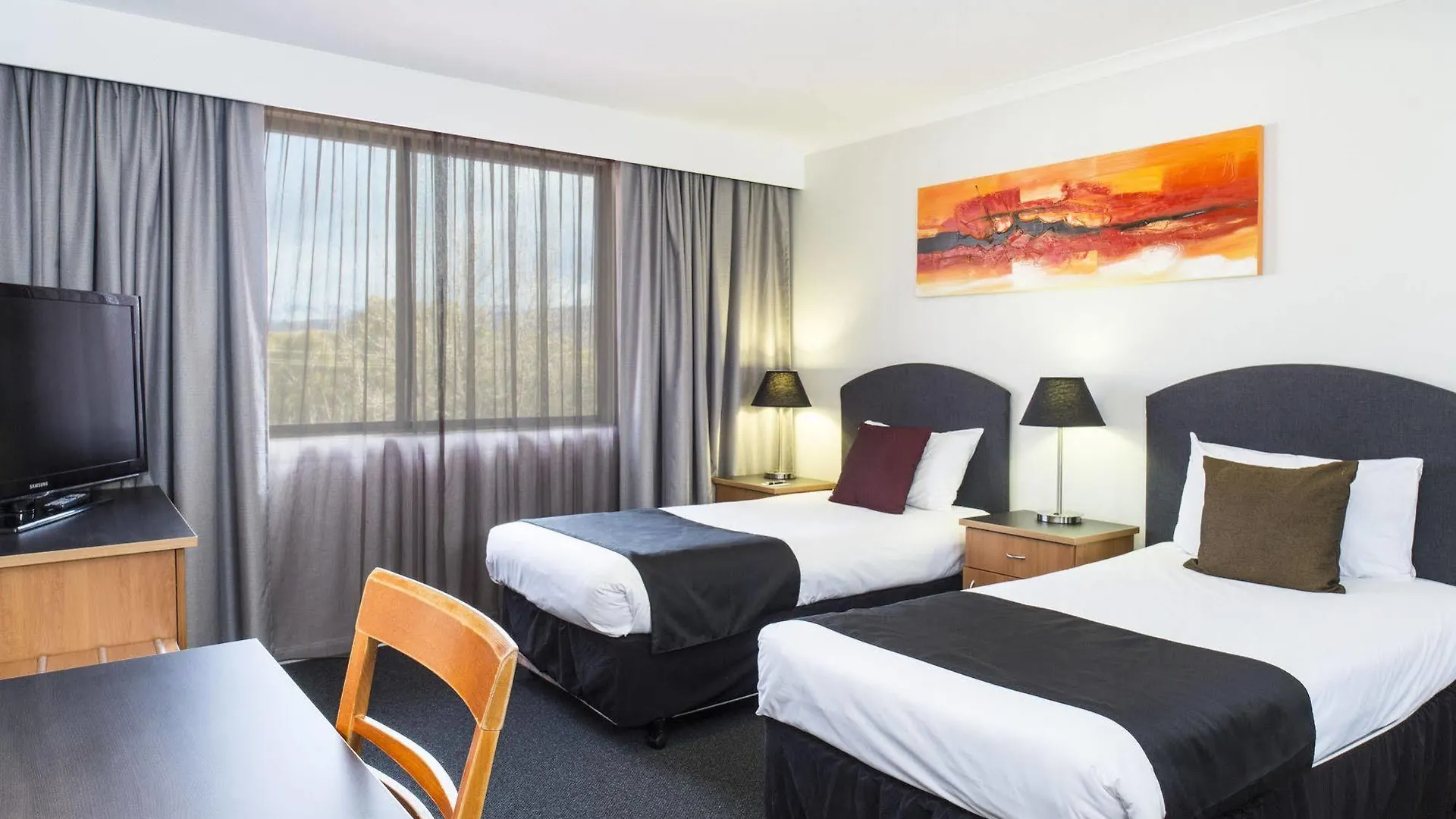 Alpha Hotel Канберра