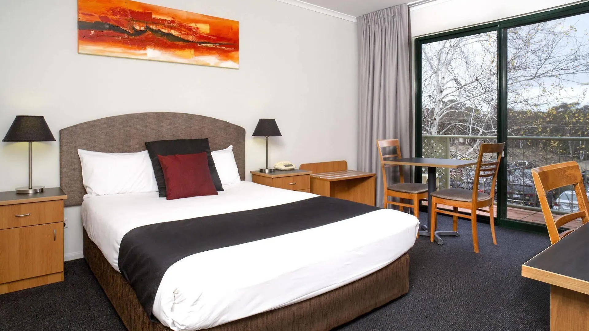Alpha Hotel Канберра